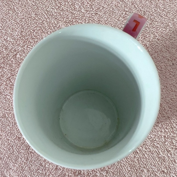 5/$25 Fabulous Las Vegas Sign Pink Porcelain Mug - Picture 5 of 9